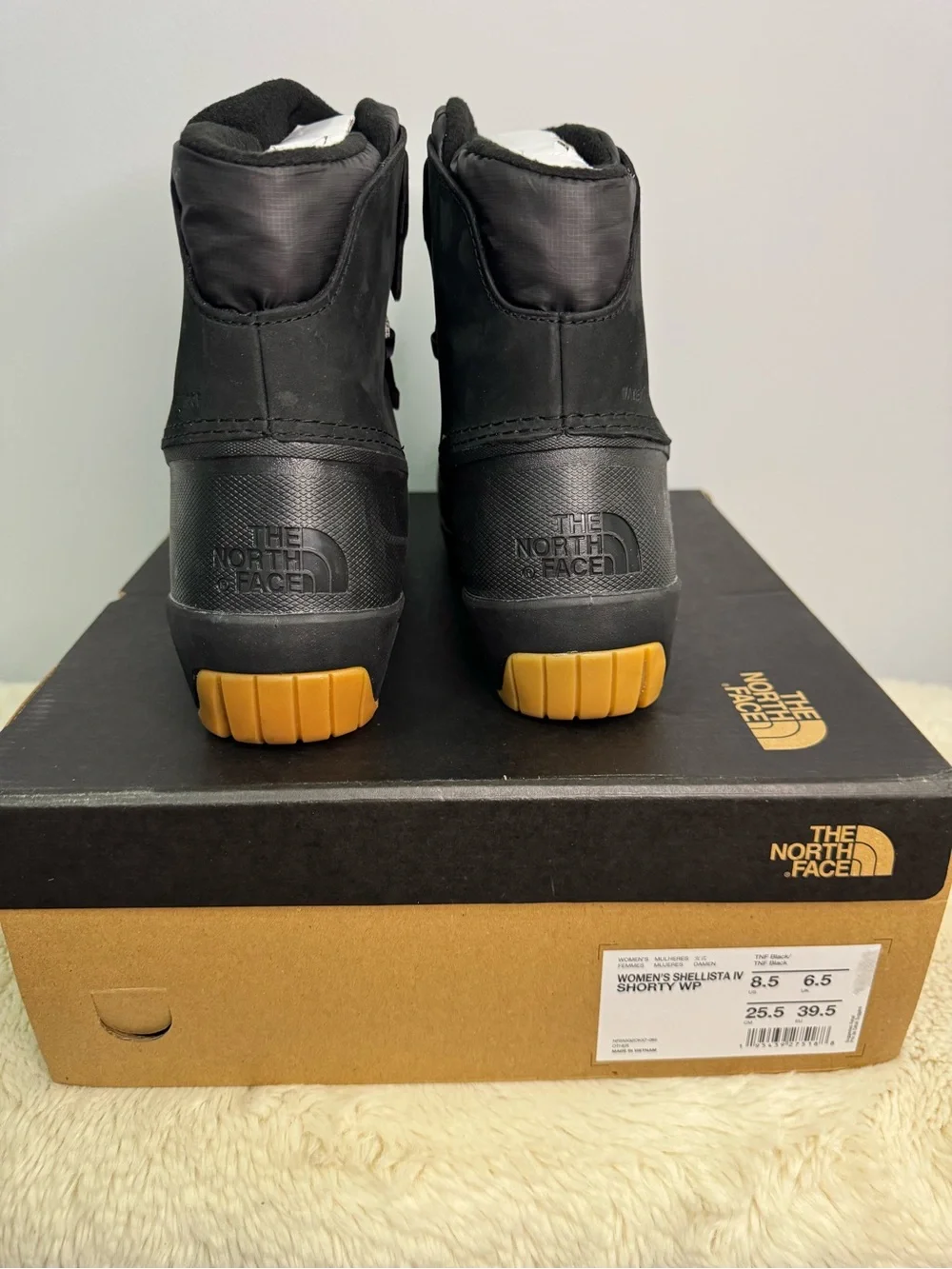 New in Box 🥾North Face Women's Shellista IV Shorty WP
